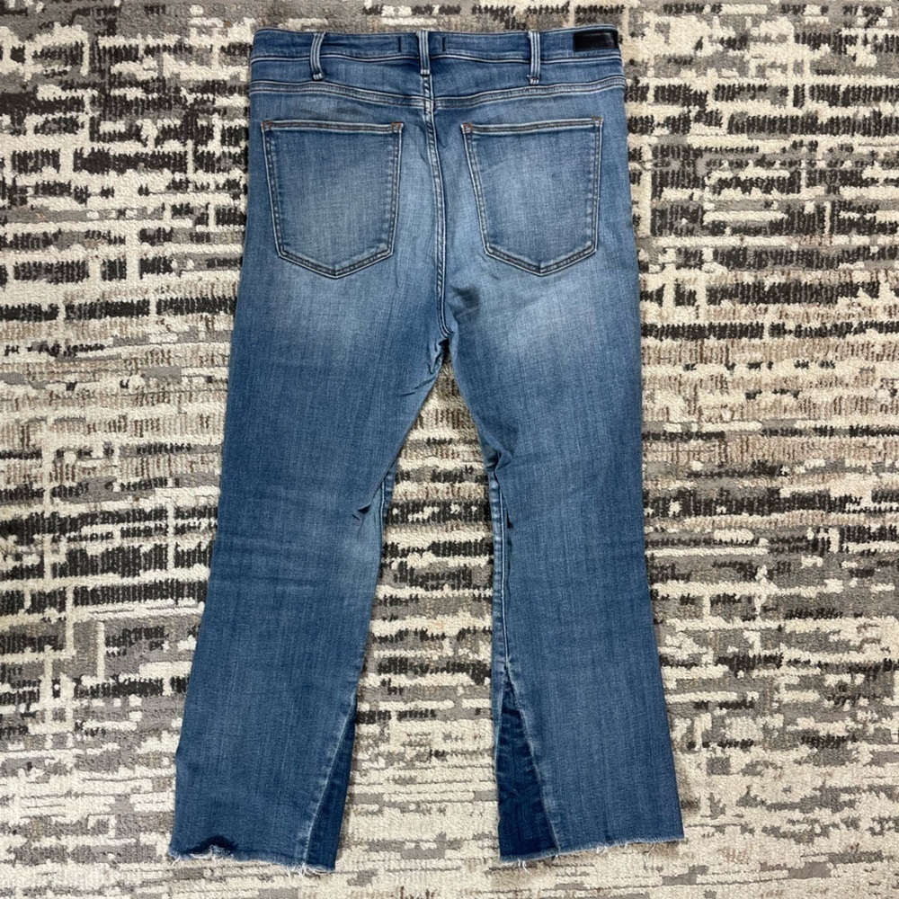Abercrombie & Finch Simone Highrise Cropped Flare With Raw Hem Blue Cotton Jean - Picture 10 of 13